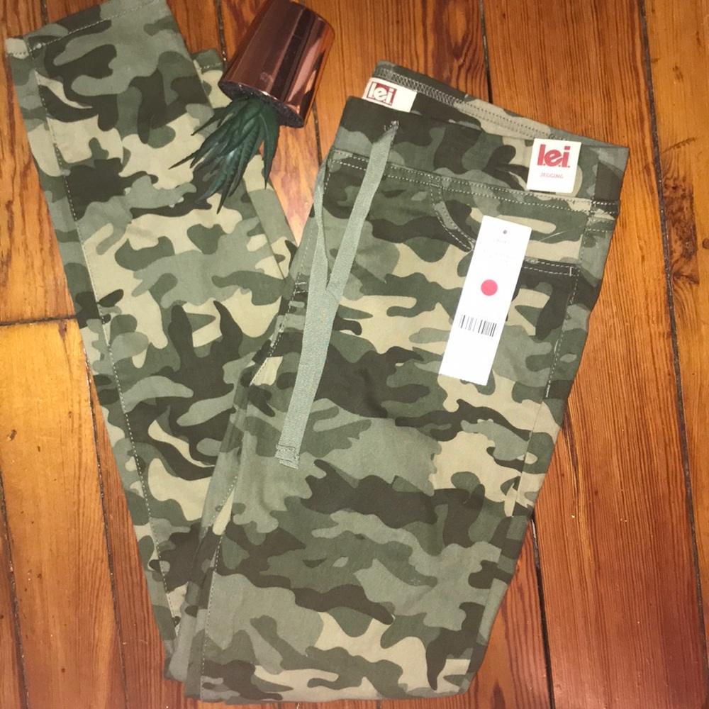 l.e.i Camo Jeggings Large